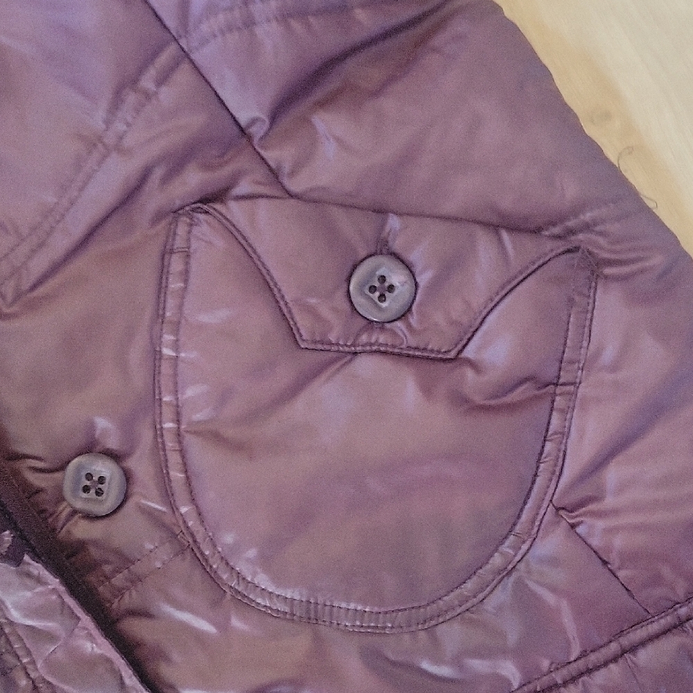 Stylish Burgundy Quilted Vest for Women - Picture 3 of 4